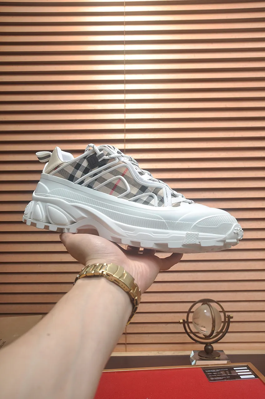 Men's shoes 💰680💶[Burberry] (cowhide lining) classic low-top sneakers｜Imported cowhide with classic plaid fabric｜Cow leather lining｜Original outsole｜Fine workmanship and comfortable to wear Size: 38-44 (customized at 45)